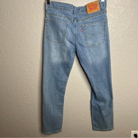 BNWOT Levis LightWash Slim Fit Jeans - Picture 8 of 9